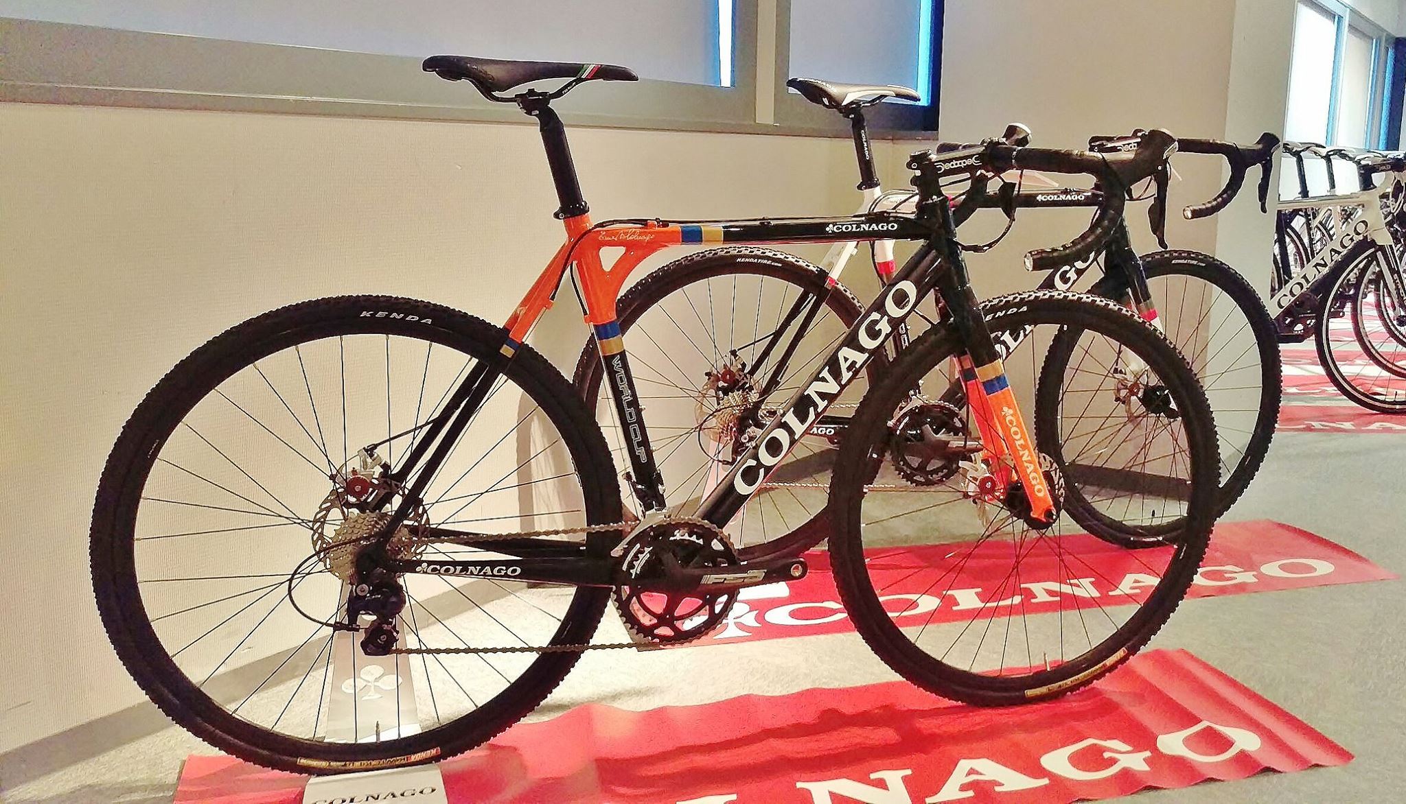 16年colnago展示会に行ってきました 完成車編 自転車販売 広島県福山市 ロードバイク マウンテンバイク Bicycleshop Fine ファイン 16年colnago展示会に行ってきました 完成車編 自転車販売 広島県福山市 ロードバイク マウンテンバイク Bicycleshop Fine ファイン